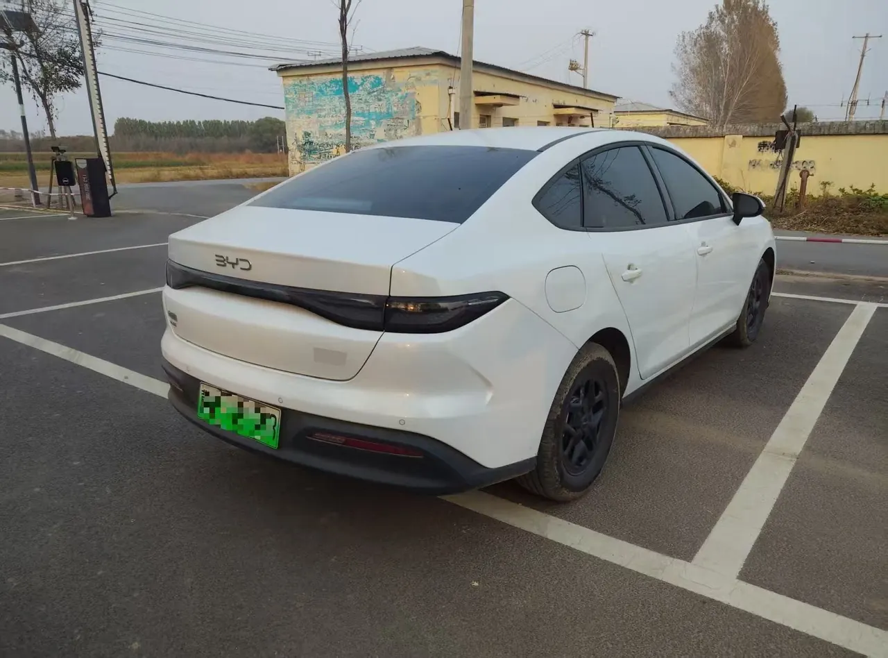 BYD 2025 seals 05 DM-i 1.5 stepless smart driving version 55KM luxury automatic gear 2