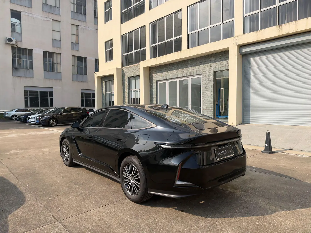Lexus ES (Imported) 2026 ES300h 2.0 Stepless Automatic Gear 7