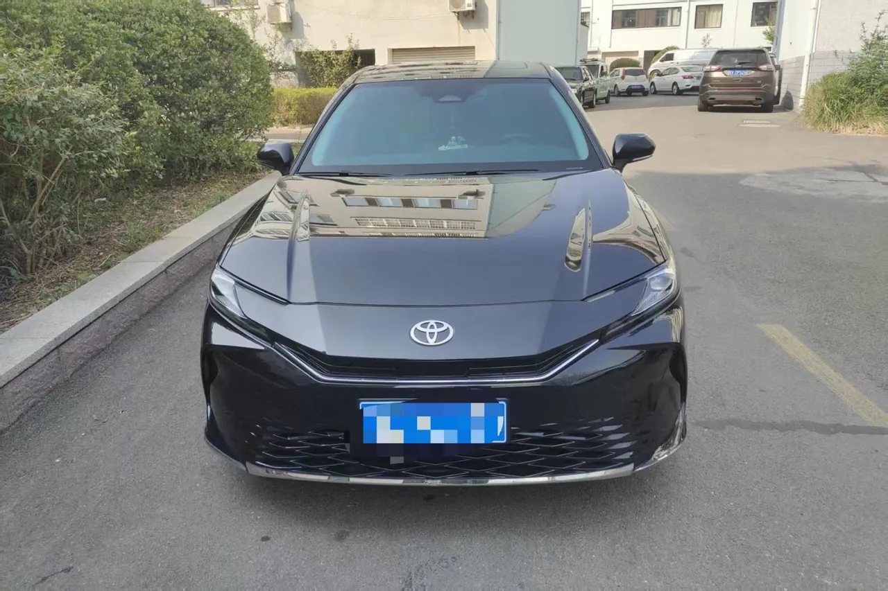 Toyota 2024 Camry Dual Engine 2.0HGVP Stepless Deluxe Automatic Gear 2