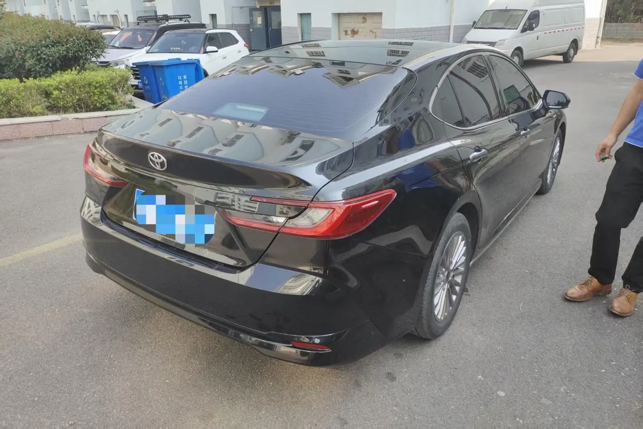 Toyota 2024 Camry Dual Engine 2.0HGVP Stepless Deluxe Automatic Gear 3