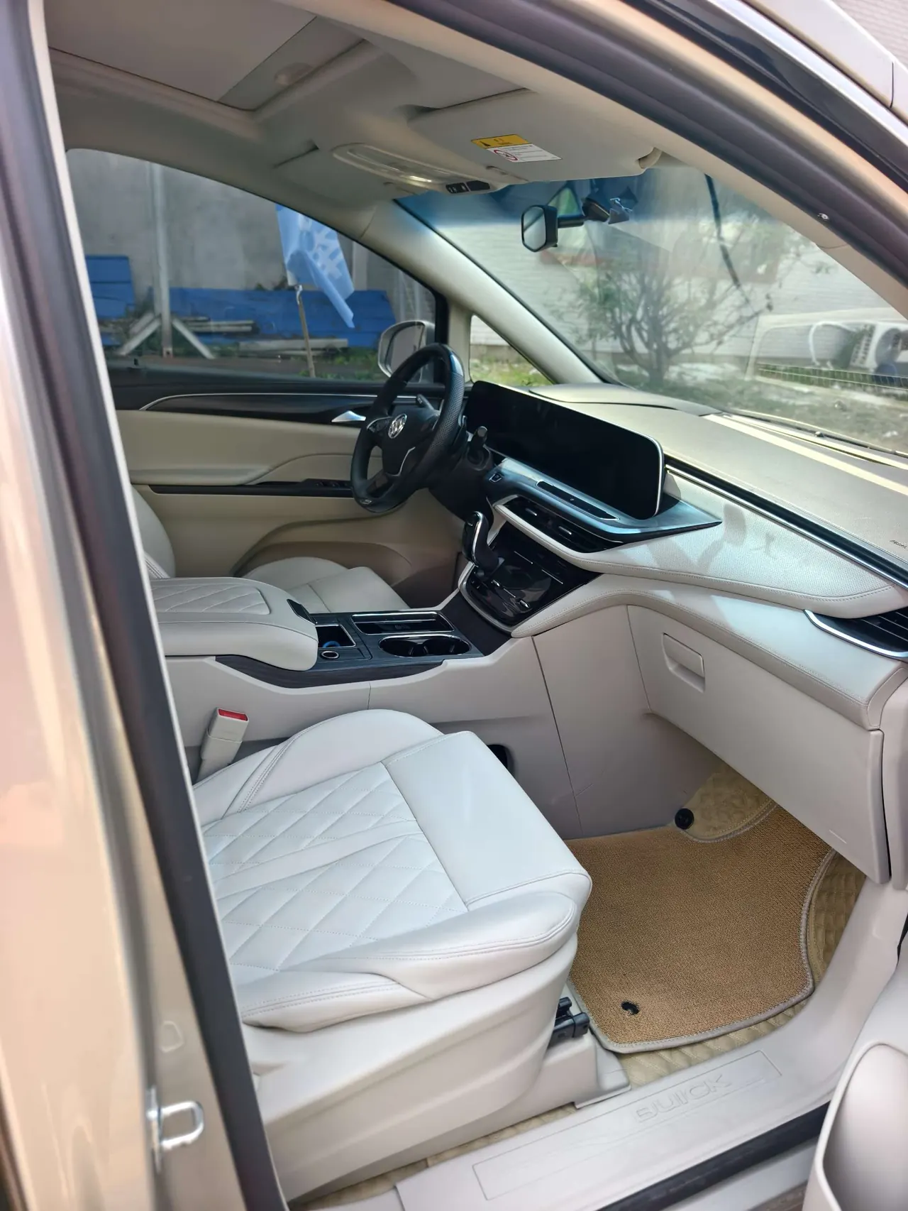 Buick 2022 GL8 ES Lu Zun 2.0T 653T Comfortable Automatic Gear 2