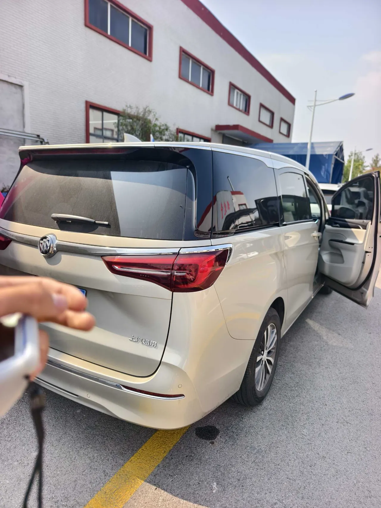 Buick 2022 GL8 ES Lu Zun 2.0T 653T Comfortable Automatic Gear 5