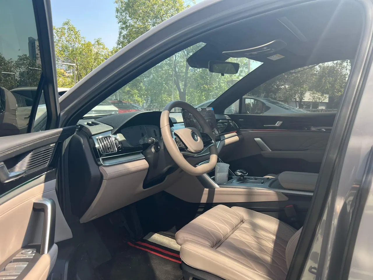 BYD Tang New Energy 2025 Tang DM-i 1.5T Stepless 115KM Flagship Automatic Gear 4