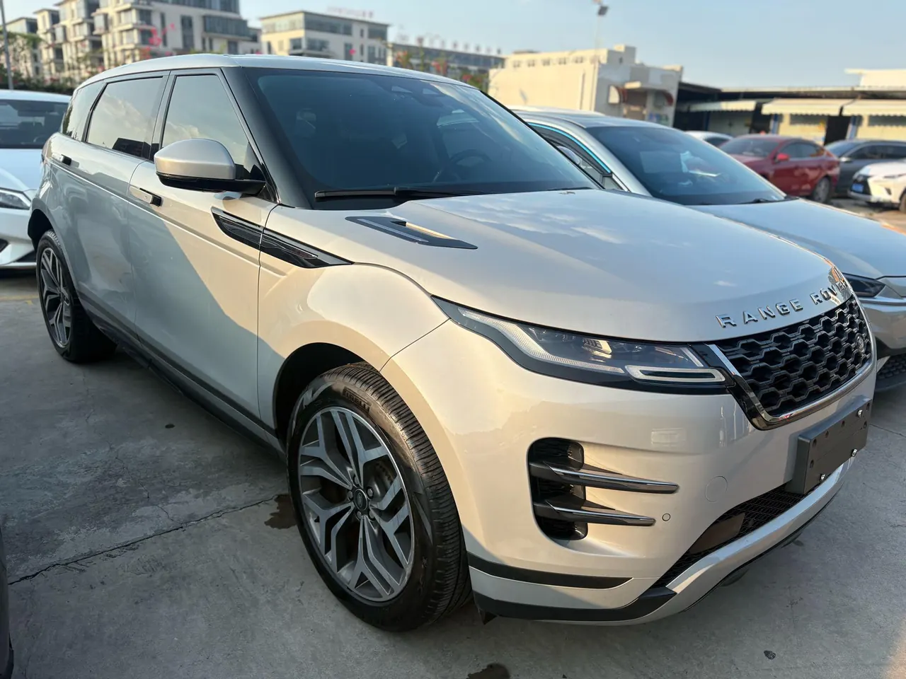 Land Rover Range Rover Aurora New Energy 2022 Range Rover Aurora L PHEV 1.5T P300e Deluxe Automatic Gear 3