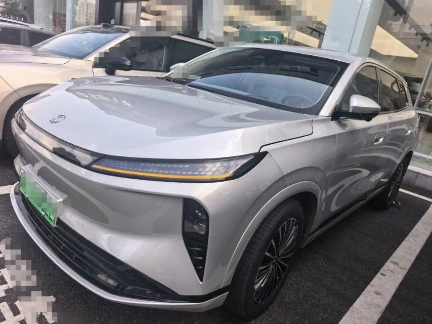 Aeolus 2025 L8 1.5T 185KM Dream Edition Automatic Gear - View 1