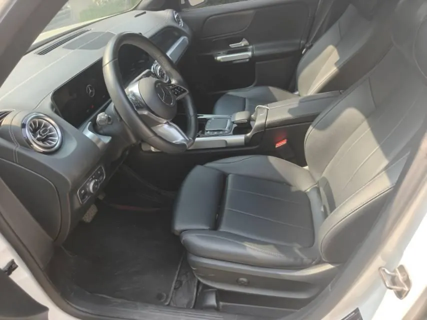 Mercedes Benz 2024 GLB 220 48V 2.0T Dynamic Automatic 3