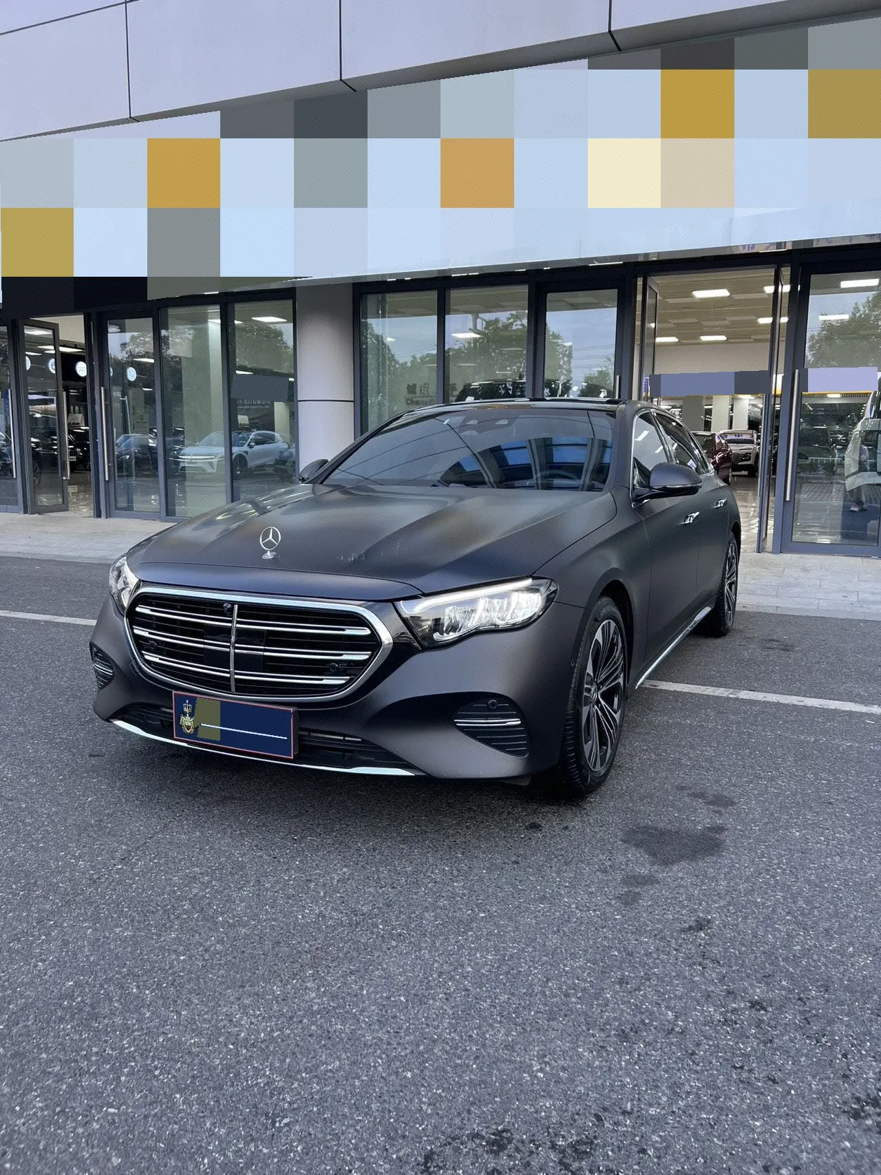 Открыть галерею: Mercedes Benz E Class 2025 E 300 L 48V 2.0T Luxury Automatic Gear