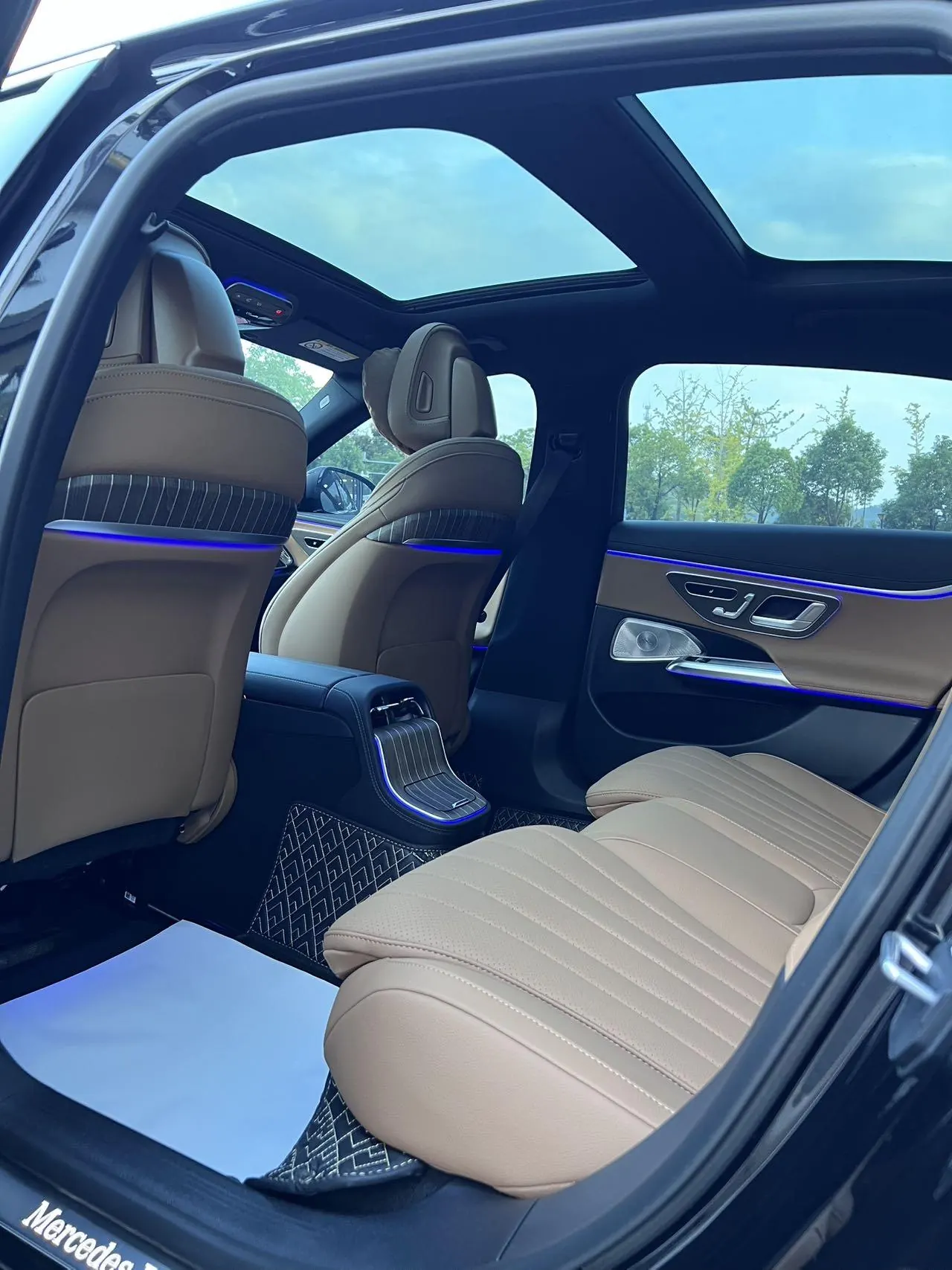 Mercedes Benz E Class 2025 E 300 L 48V 2.0T Luxury Automatic Gear 4