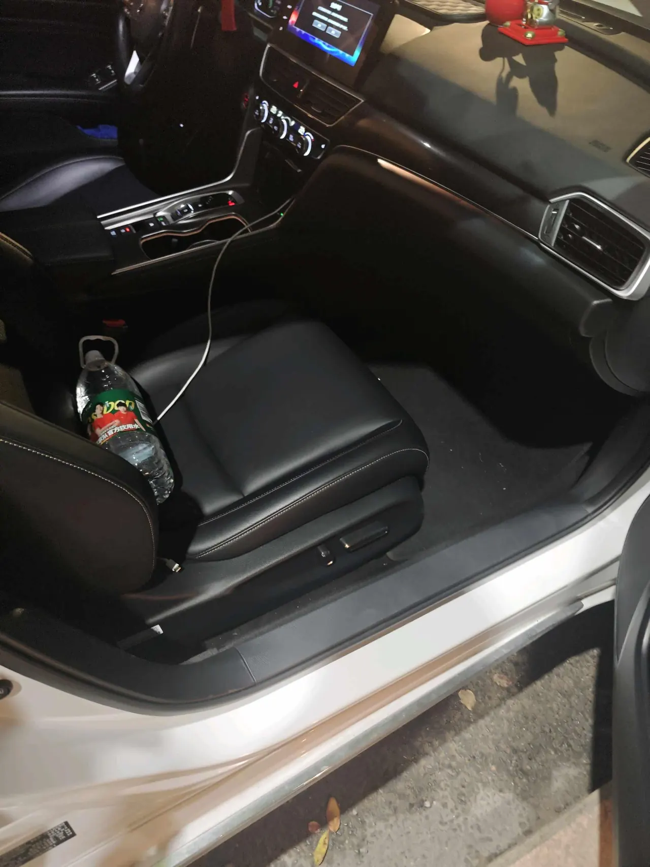 Honda 2022 10th Generation Accord Hybrid 2.0 Stepless Magic Night Reed Edition Automatic Gear 3