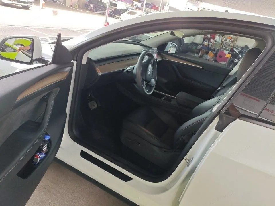Tesla 2021 Model Y long endurance all-wheel drive version automatic transmission 3
