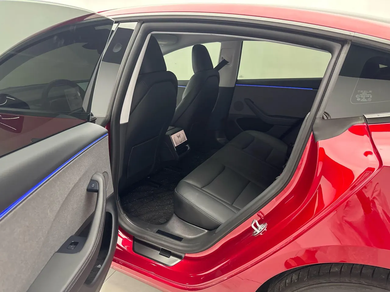 Tesla 2025 Model 3 Rear-Wheel-Drive Edition (facelift) Automatic Transmission 2