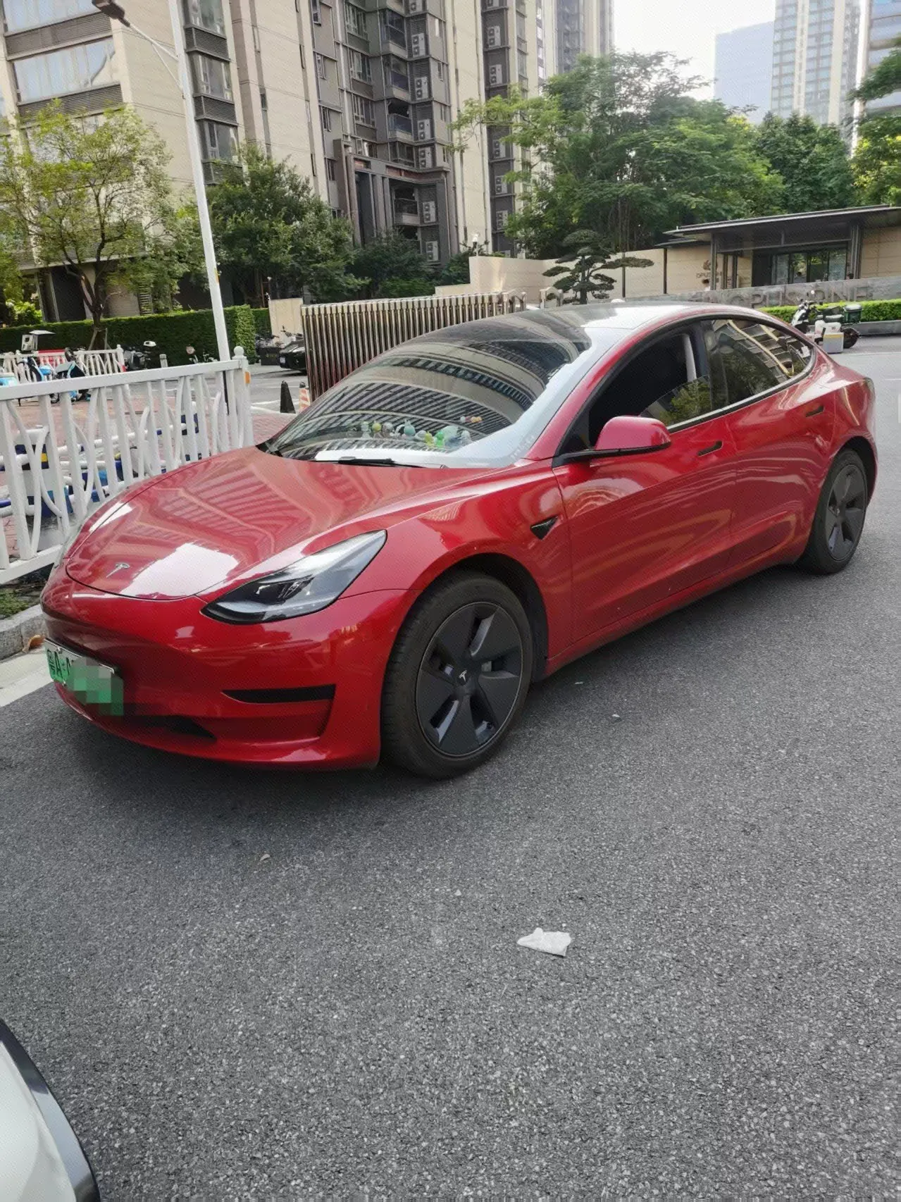 Open image lightbox: Tesla 2022 Model 3 rear-wheel drive version of automatic transmission