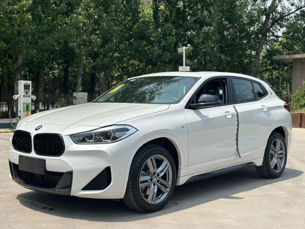 Open image lightbox: BMW 2022 X2 sDrive25i 2.0T Obsidian Night Edition Automatic Gear