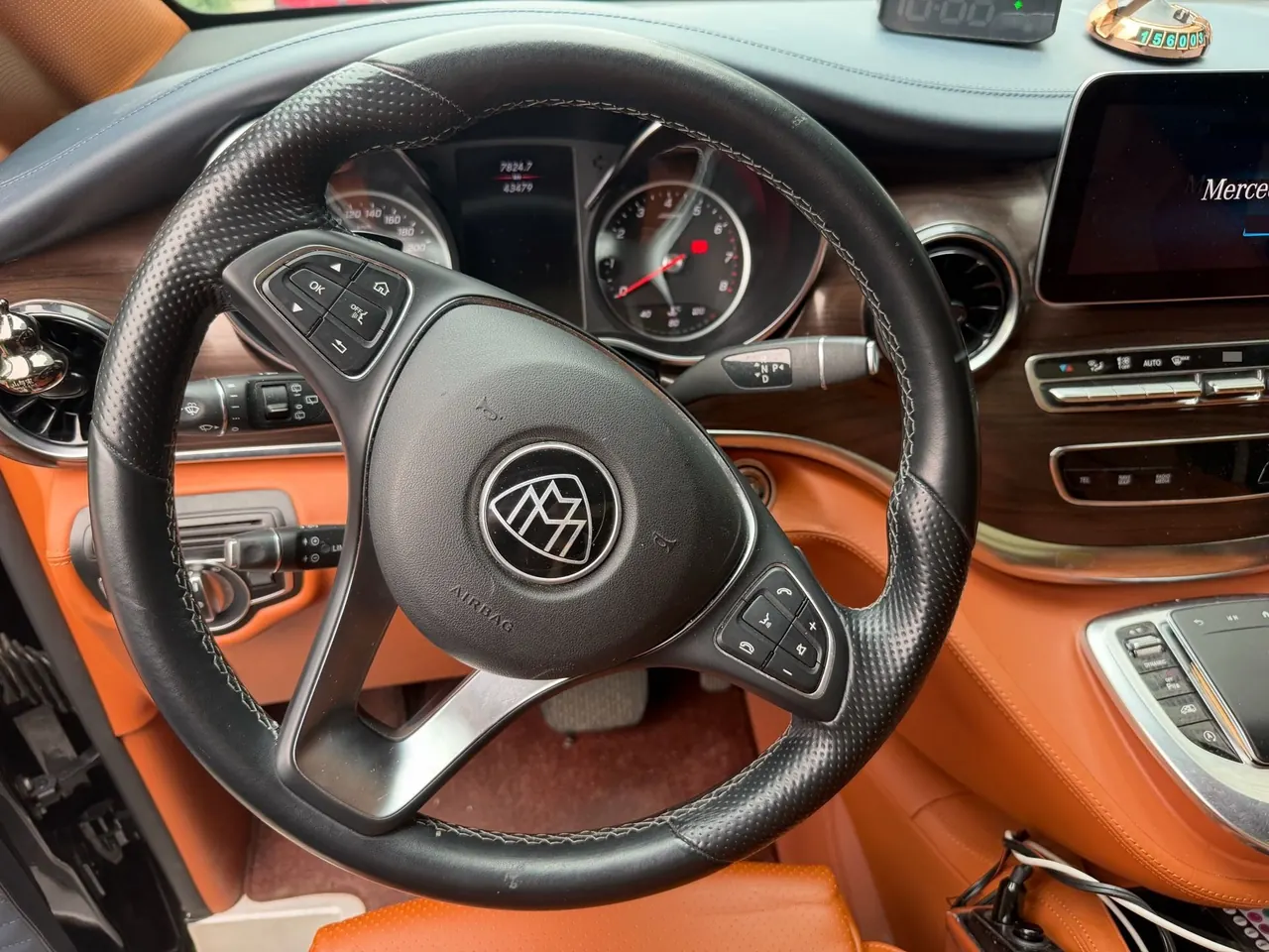 Mercedes Benz Class V 2022V 260 2.0T Pilot Edition Automatic Gear 4