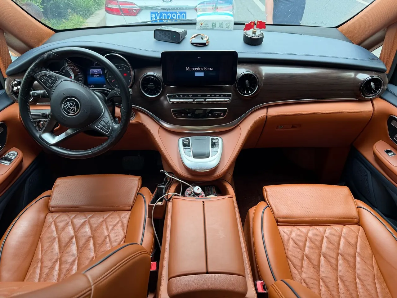 Mercedes Benz Class V 2022V 260 2.0T Pilot Edition Automatic Gear 6