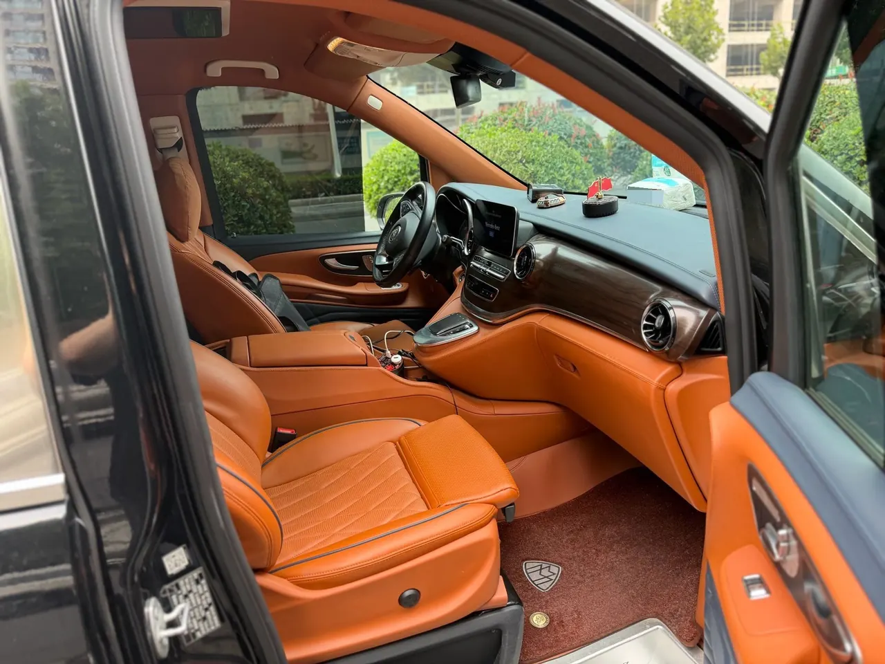 Mercedes Benz Class V 2022V 260 2.0T Pilot Edition Automatic Gear 9