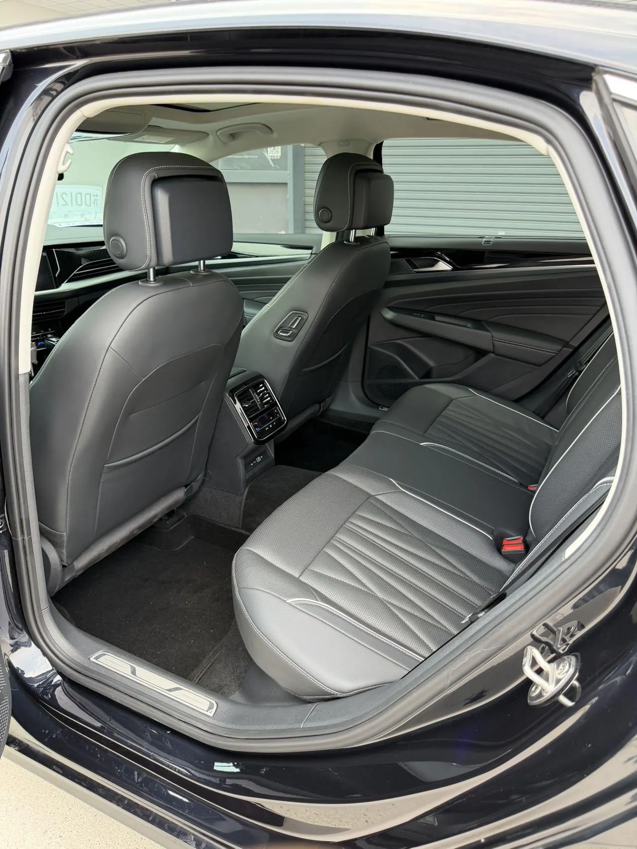 Volkswagen 2022 Passat 2.0TSI 330TSI Star Deluxe Edition Automatic Transmission 6