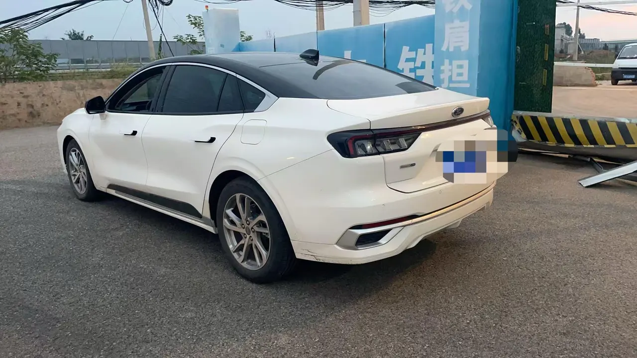 Ford 2022 Mondeo 2.0T EcoBoost 245 Luxury (Modified) Automatic Gear 3
