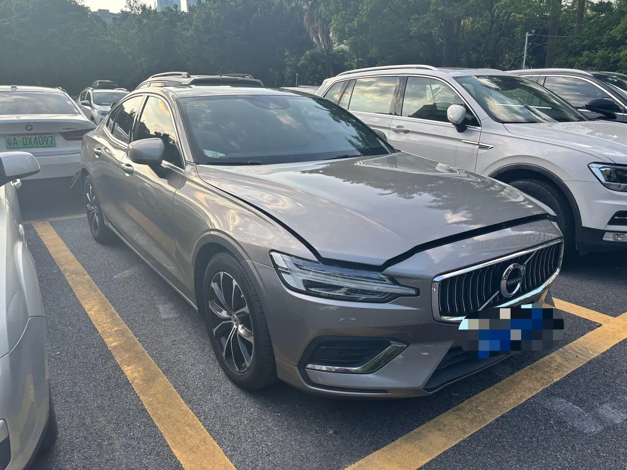Volvo 2021 S60 2.0T T4 Zhiyi Deluxe Edition Automatic Gear 4