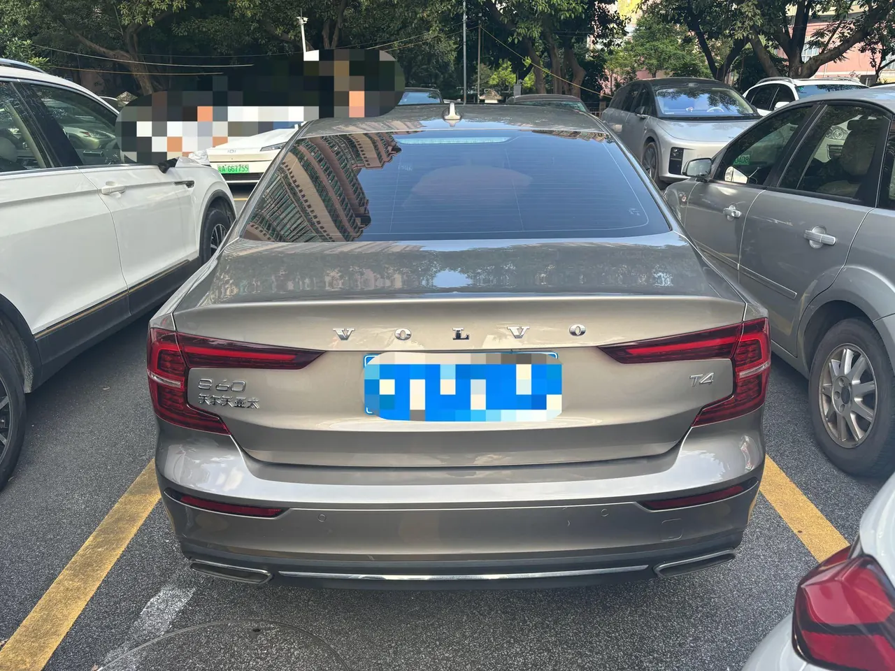 Volvo 2021 S60 2.0T T4 Zhiyi Deluxe Edition Automatic Gear 5