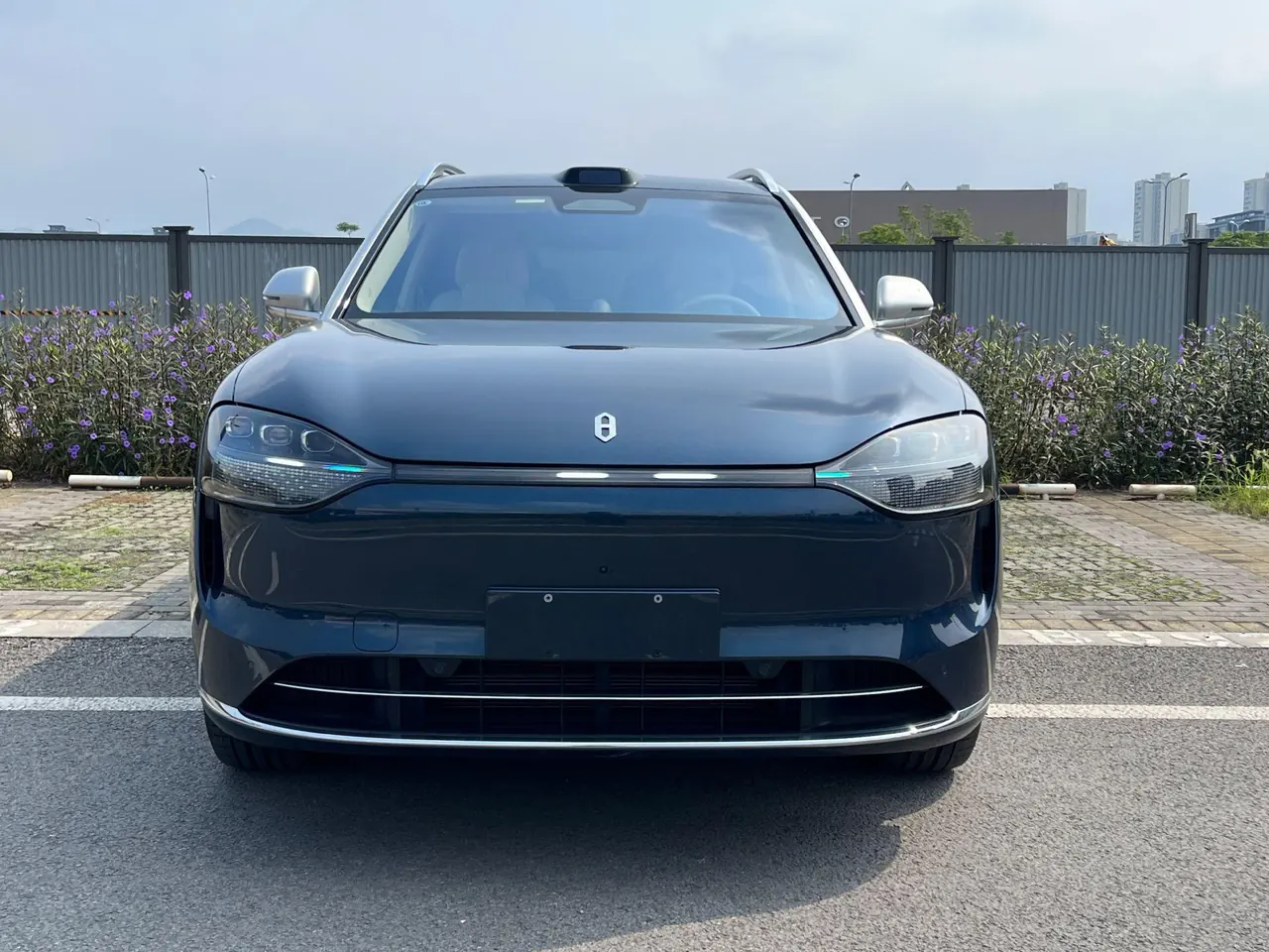 AITO 2025 AITO M9 extended range Ultra version 52kWh6 seat version automatic gear 2