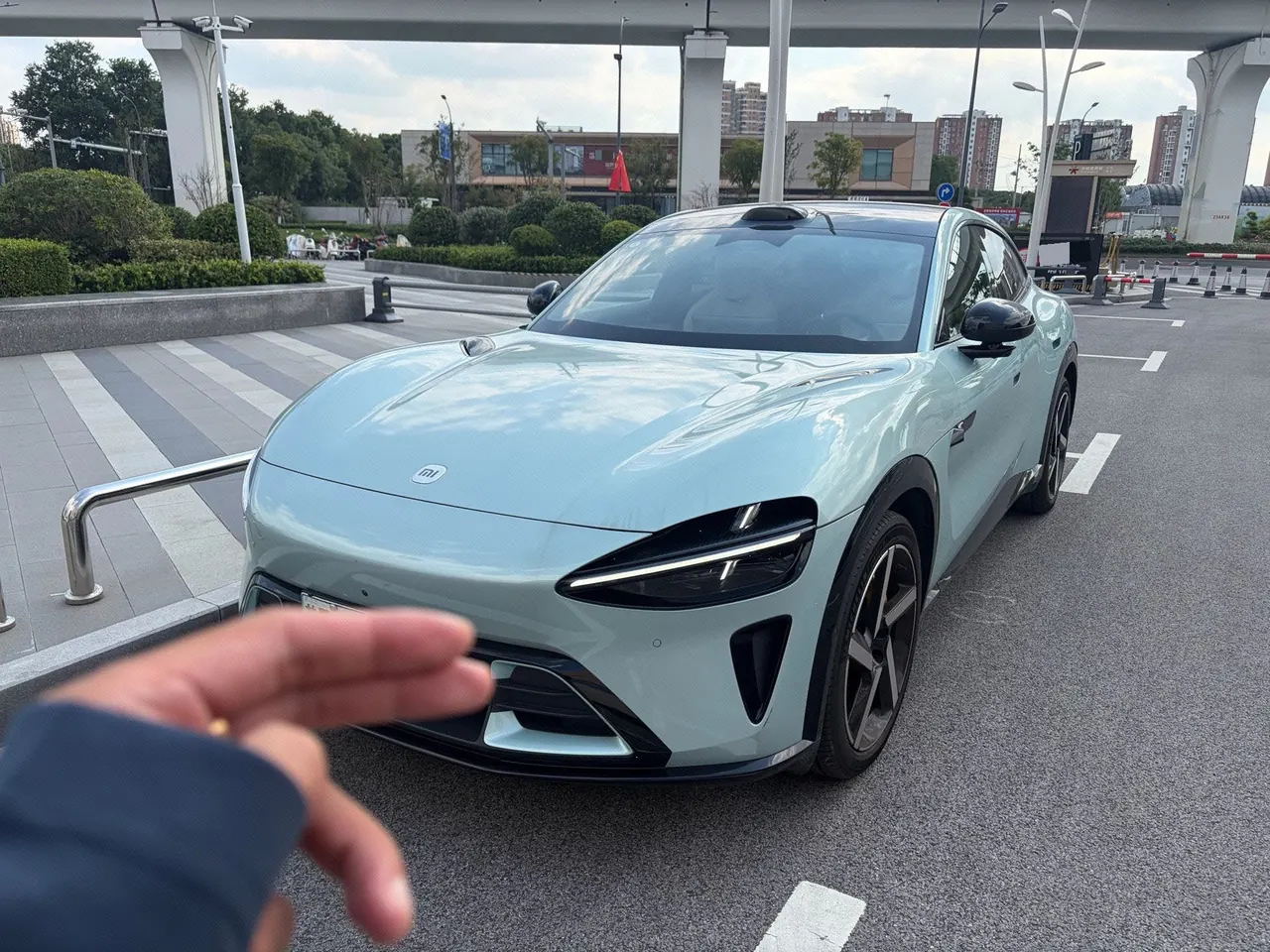 Открыть галерею: MI 2025 YU7 Long Endurance High Performance Four-wheel Drive Max Edition Automatic Gear