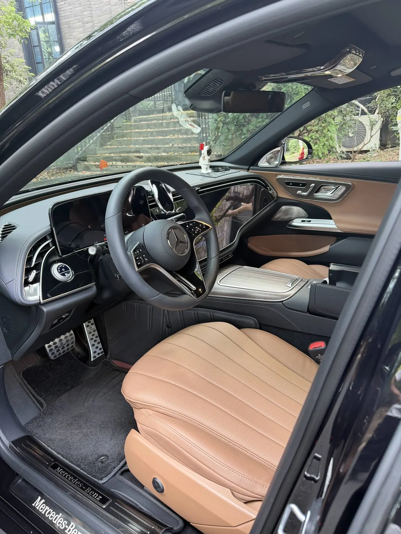 Mercedes Benz E Class 2025 E 300 L 48V 2.0T Luxury Automatic Gear 2