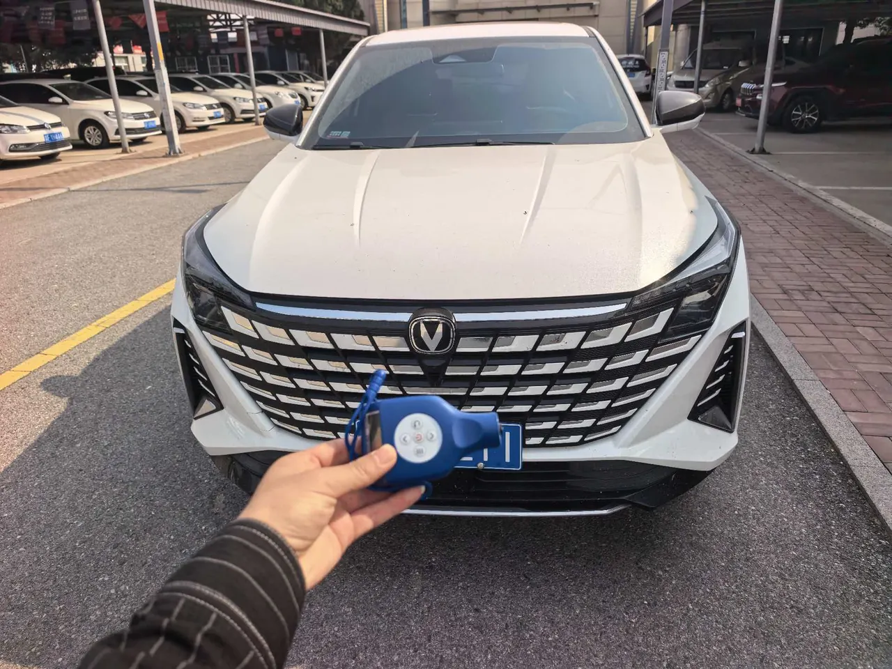 ChangAn 2025 UNI-Z 1.5T 500Bar PRO automatic gear 2