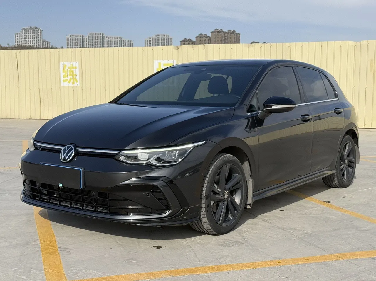 Открыть галерею: Volkswagen 2021 Golf 8 1.4TSI 280TSI 30th Anniversary Edition Automatic