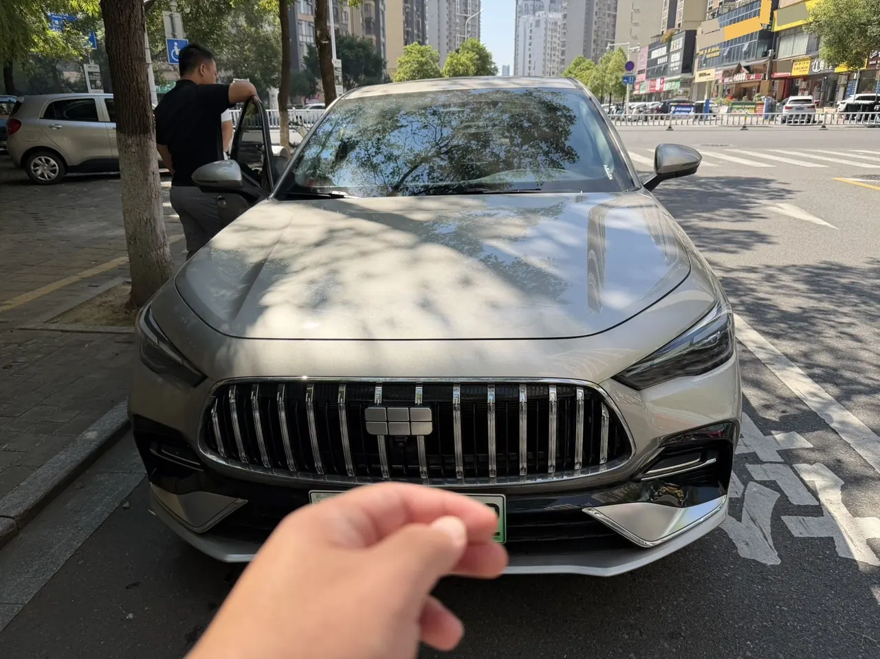 Geely Galaxy 2025 xingyao 6 EM-i 1.5 125km exploration version automatic gear 2