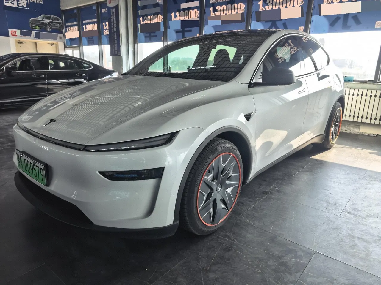 Open image lightbox: Tesla 2025 Model Y L Long Endurance All-Wheel Drive Automatic Transmission