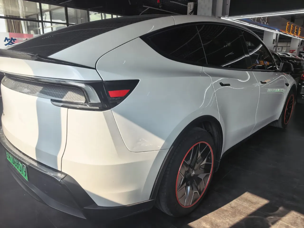 Tesla 2025 Model Y L Long Endurance All-Wheel Drive Automatic Transmission 4