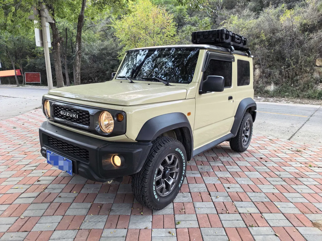 Suzuki Jimny (Imported) 2025 Jimny 1.5 Four-wheel Drive Manual - View 1