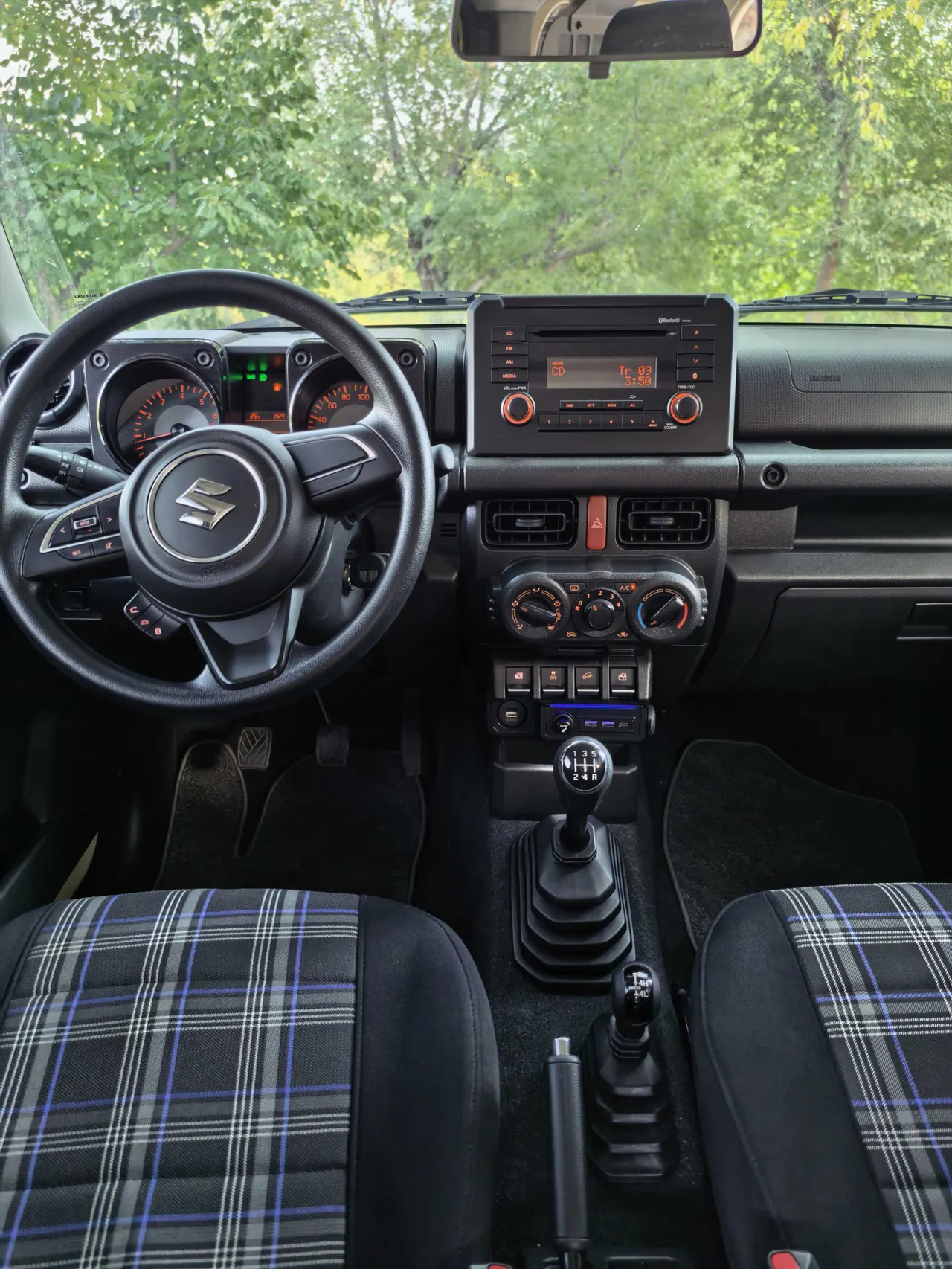 Suzuki Jimny (Imported) 2025 Jimny 1.5 Four-wheel Drive Manual 3