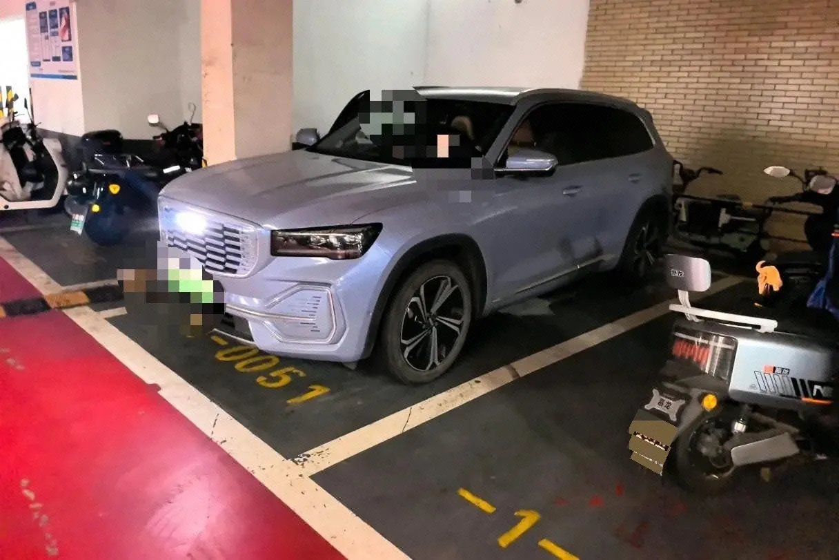Open image lightbox: Geely 2022 XingyueL (Monjaro) Hi P 1.5T Flagship Automatic Gear