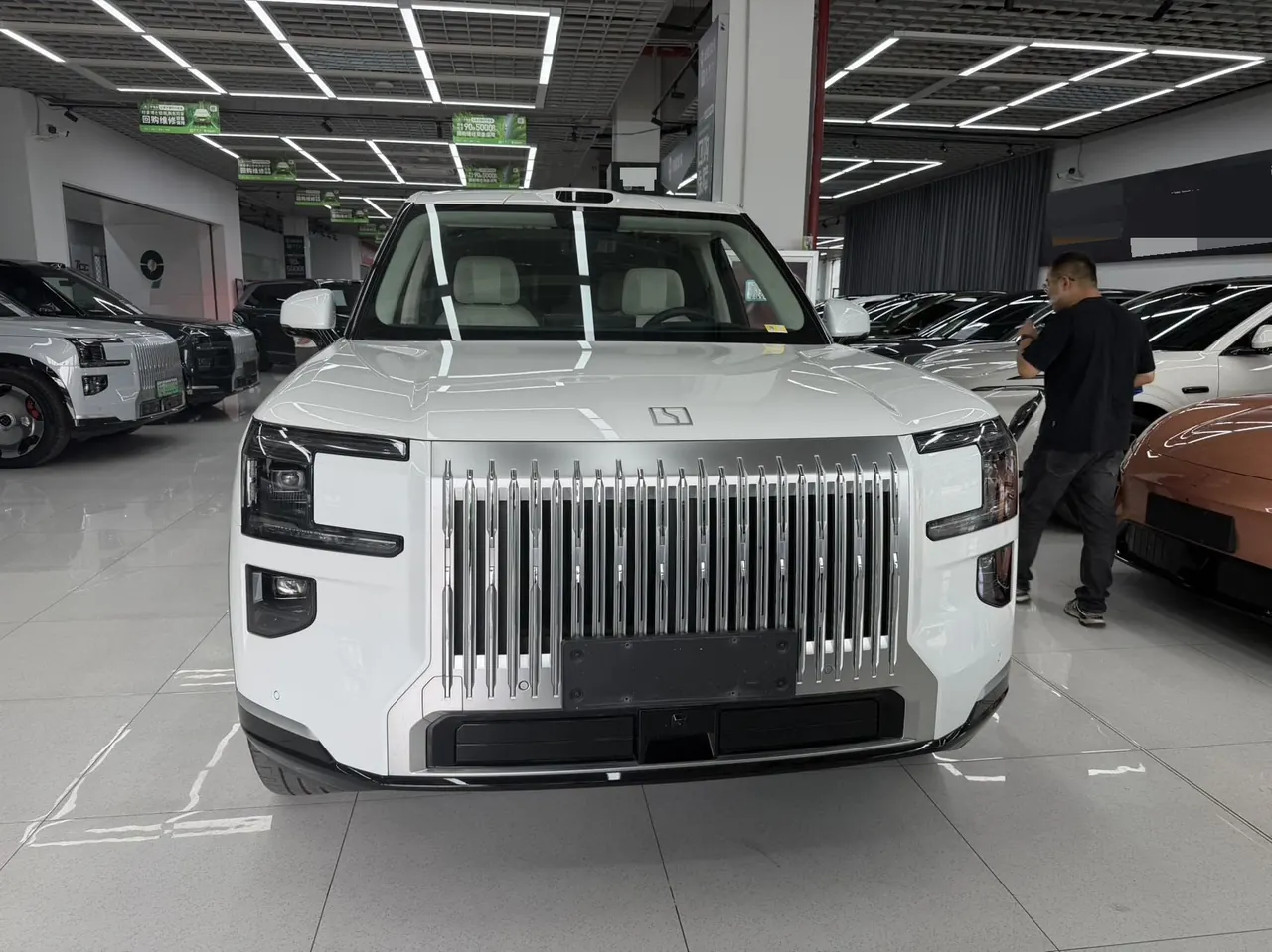 Zeekr 2025 Zeekr 9X 2.0T Ultra Edition 70kWh Automatic Gear 2