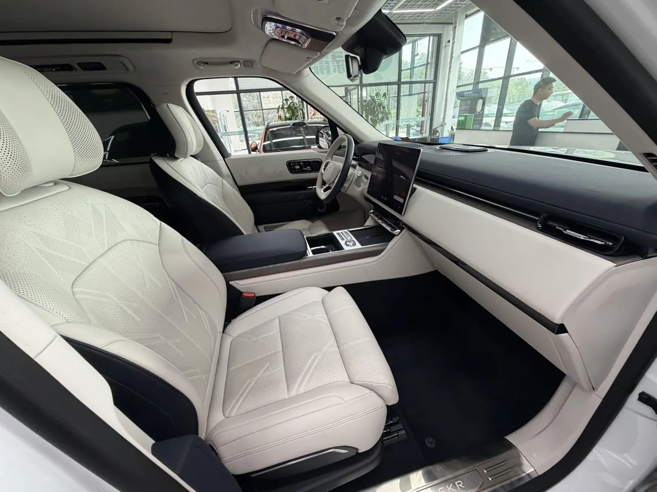 Zeekr 2025 Zeekr 9X 2.0T Ultra Edition 70kWh Automatic Gear 4