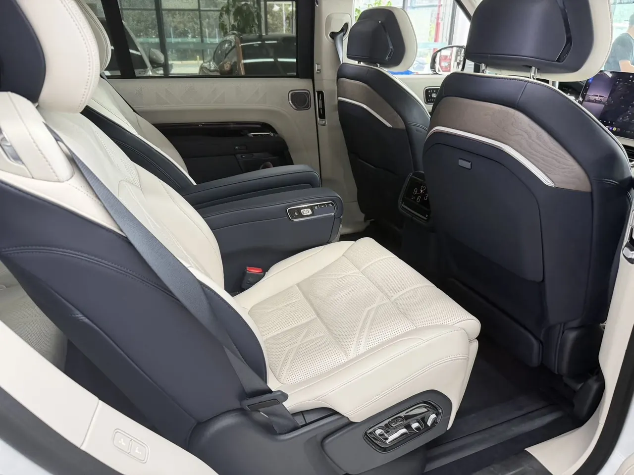 Zeekr 2025 Zeekr 9X 2.0T Ultra Edition 70kWh Automatic Gear 5