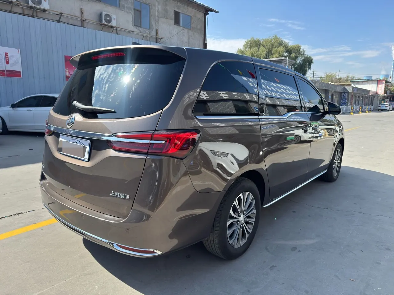Buick 2023 GL8 Land Business Class 48V 2.0T 652T Luxury Automatic Gear 9