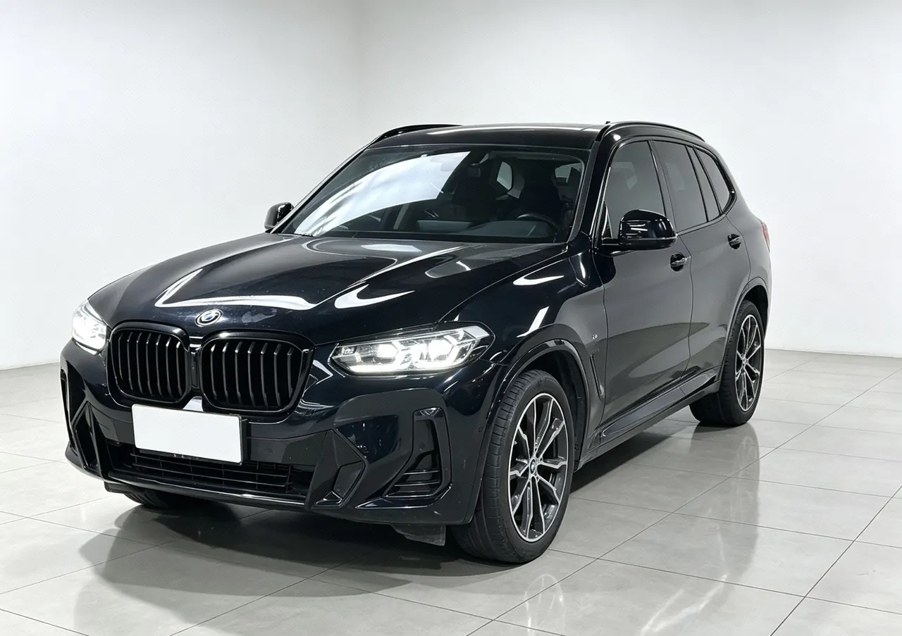 Open image lightbox: BMW 2023 X3 xDrive30i 2.0T Leading M Obsidian Night Suit Automatic Gear