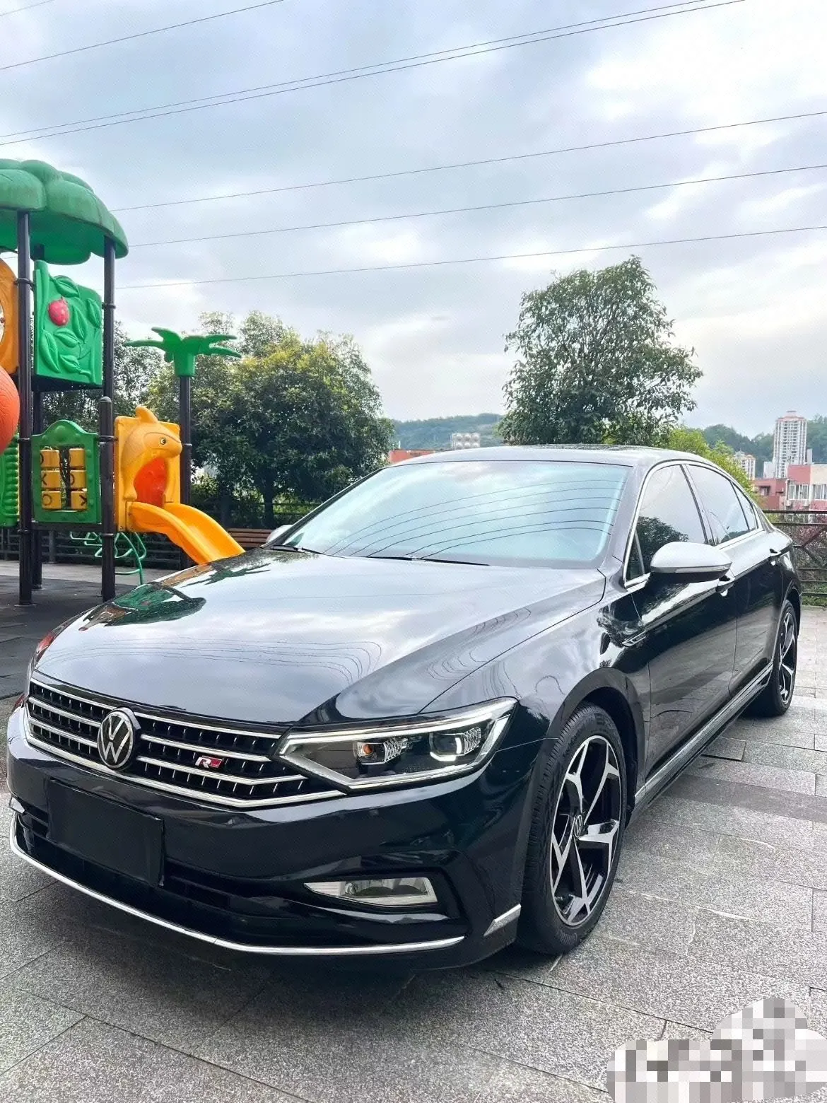 Open image lightbox: Volkswagen 2023 Magotan 2.0TSI 330TSI 2 million Commemorative Luxury Automatic Gear