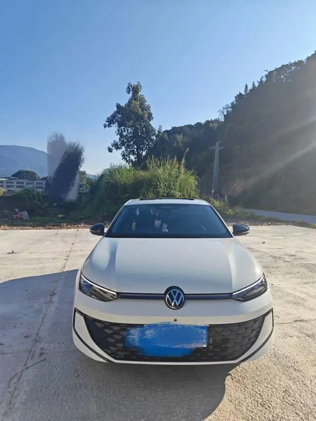Volkswagen 2026 Lavida Pro 1.5TSI 300TSI Star 6 Million Edition Automatic Gear 2