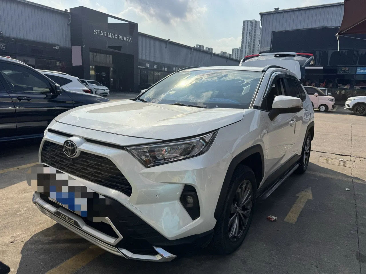 打开图片灯箱:Toyota 2024 RAV4 Rongbo 2.0 Stepless Two-Drive Fashion Edition Automatic Gear