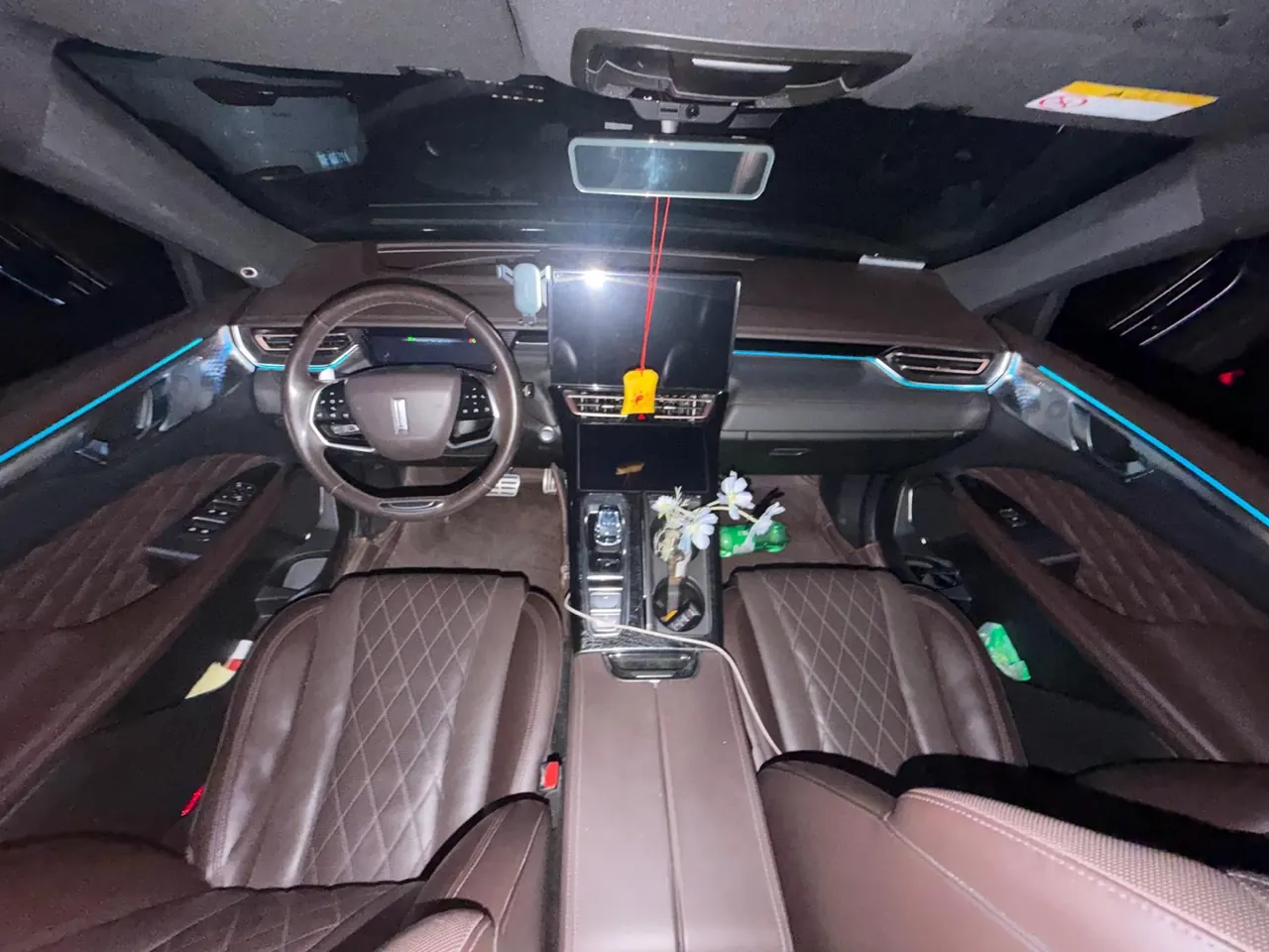 WEY 2021 mocha 48V 2.0T two-drive special alcohol version automatic gear 5