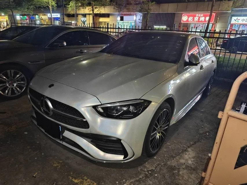 Открыть галерею: Mercedes Benz Class C 2023 C 260 L 48V 1.5T Sports Edition Automatic Gear