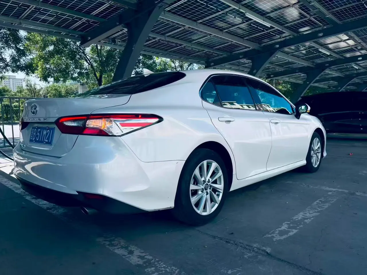 Toyota 2021 Camry 2.0G Stepless Deluxe Edition Automatic Gear 8