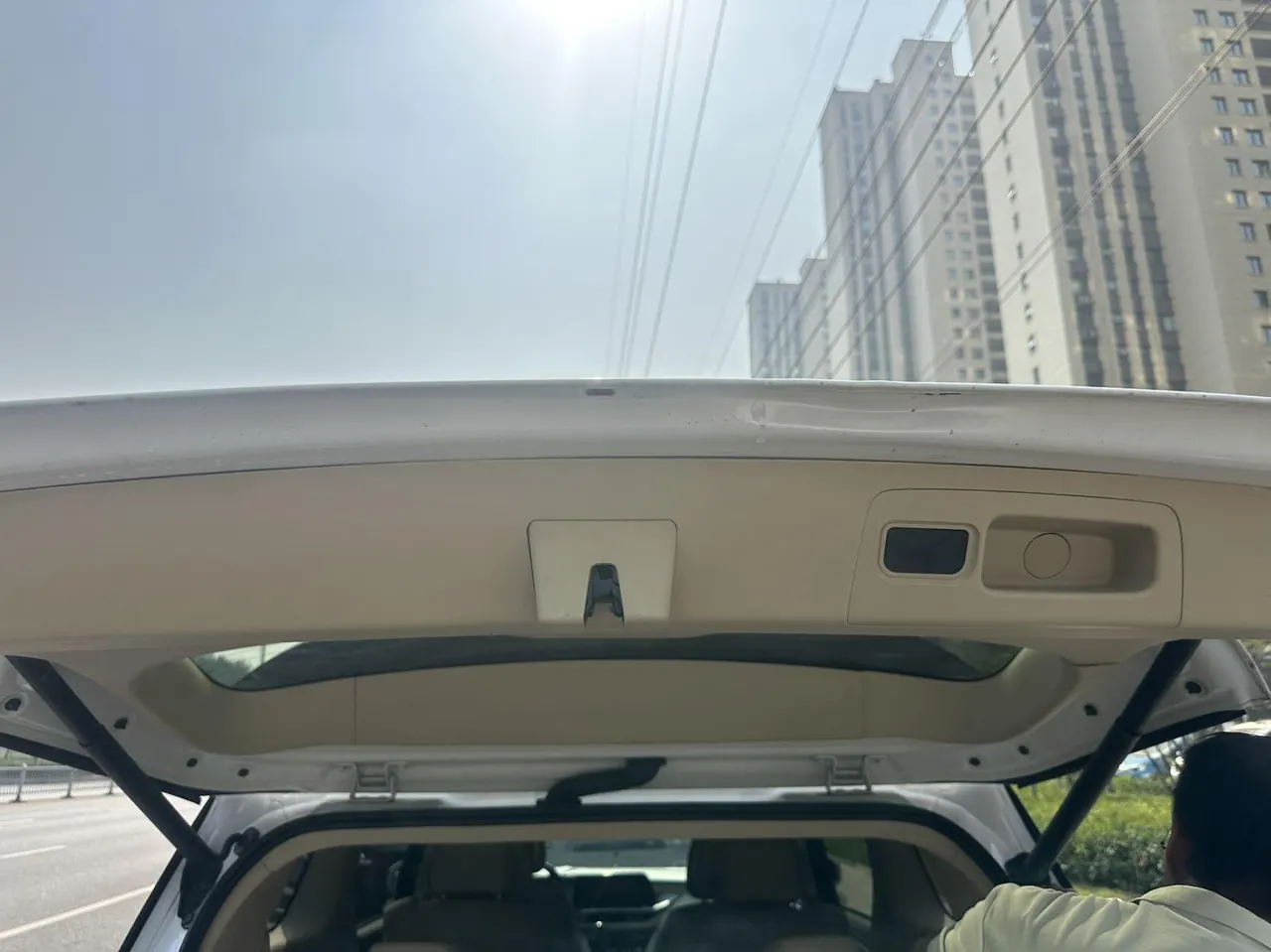 Buick 2022 GL8 ES Lu Zun 48V 2.0T 653T Exclusive Automatic Gear 4