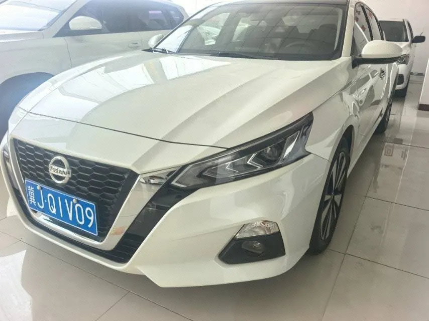 Открыть галерею: Nissan 2021 Teana 2.0 Stepless XL Comfort Edition Automatic Gear