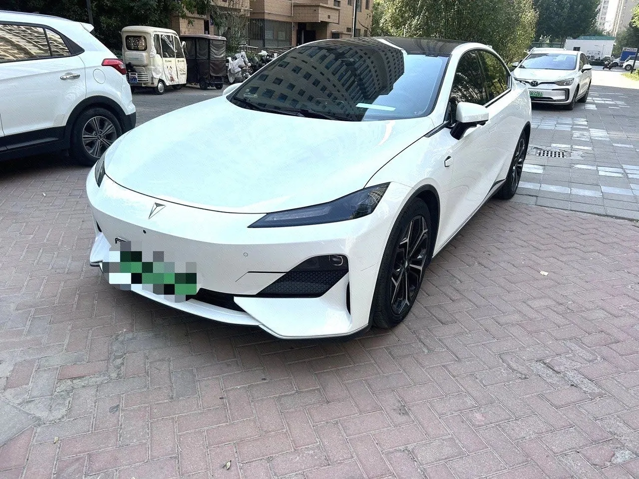 Открыть галерею: ChangAn Deepal 2024 SL 03 200Max 2nd Anniversary Black Gold Knight Edition Automatic Gear