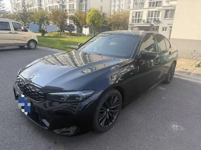 Открыть галерею: BMW 3 Series 2024 330i 2.0T M Sports Obsidian Night Suit Automatic Gear